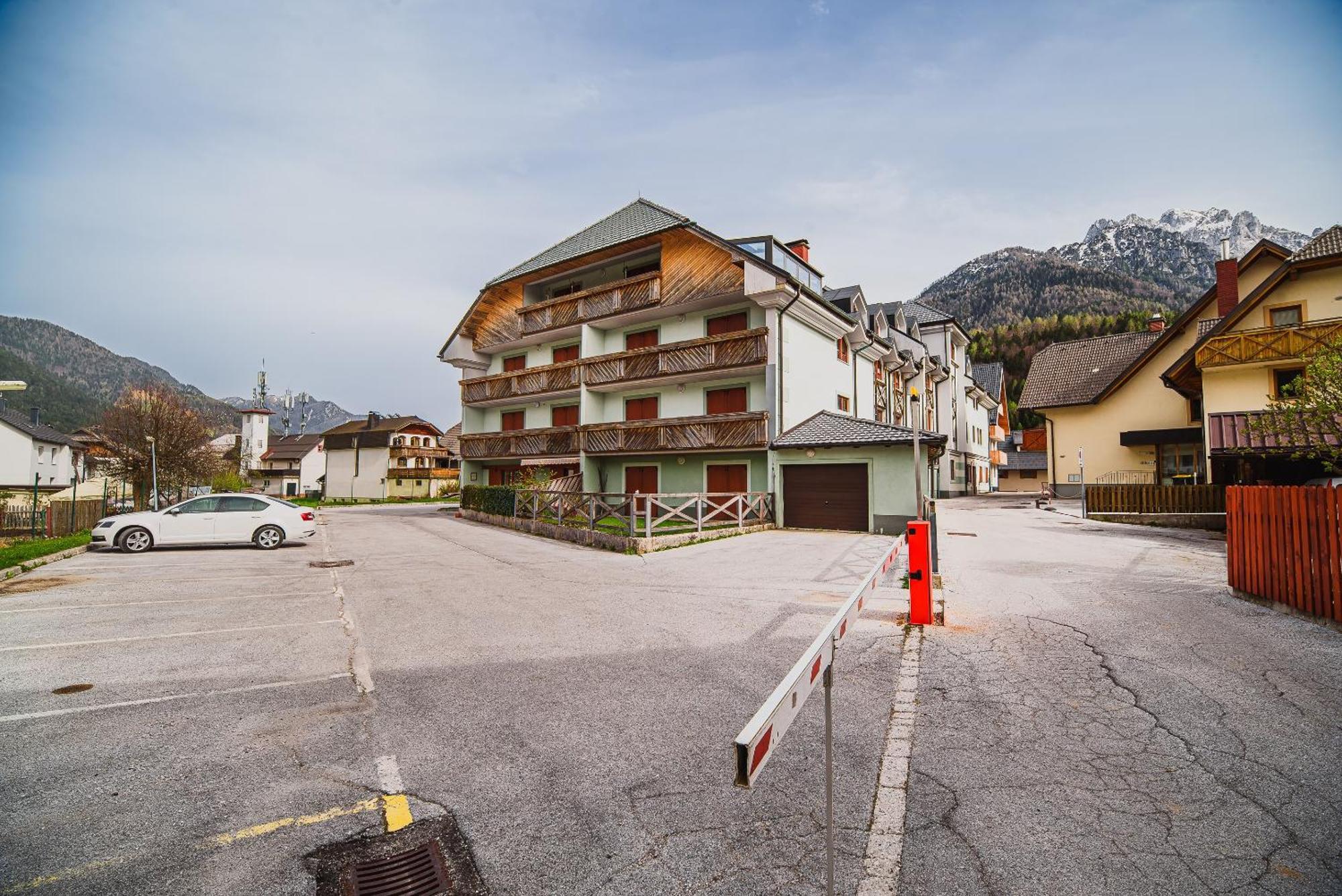 Apartments Slavec With Free Onsite Parking Kranjska Gora Exterior foto